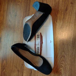 Donald Pliner Suede Black Shoes